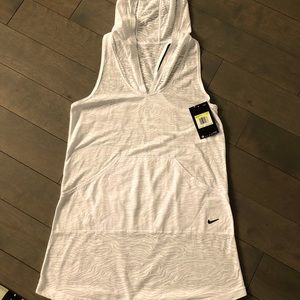 Women Nike top with tag